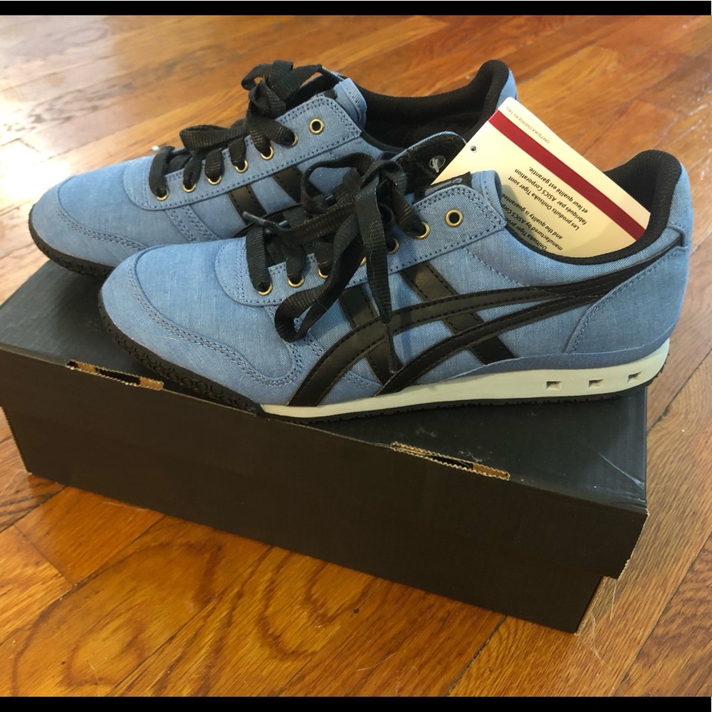 SOLD - Onitsuka Tiger Ultimate 81 - Size 6